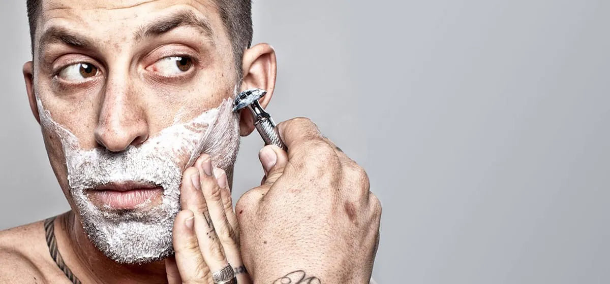 Våtrakning med säkerhetshyvel