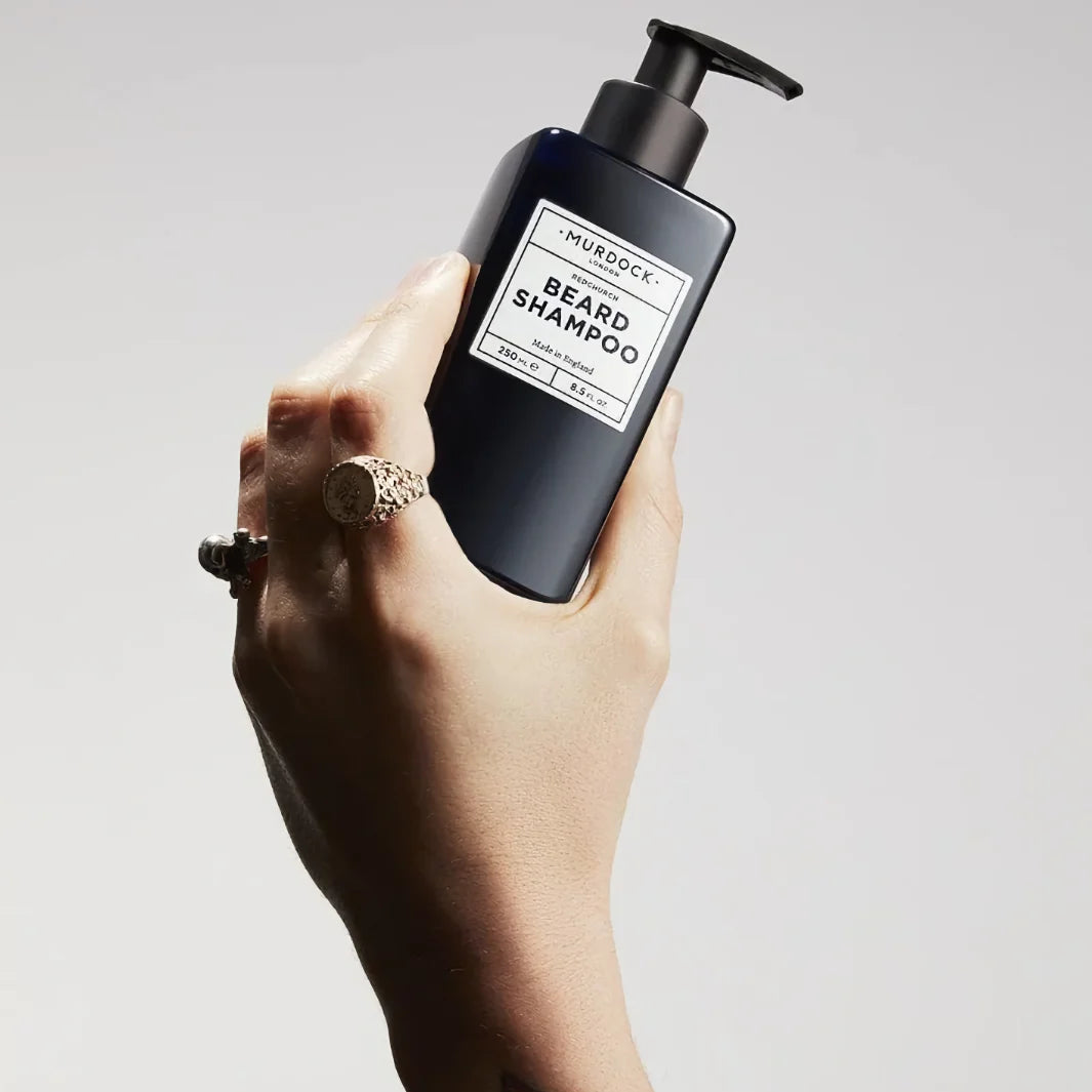 Flaskan på Murdock London Beard Shampoo