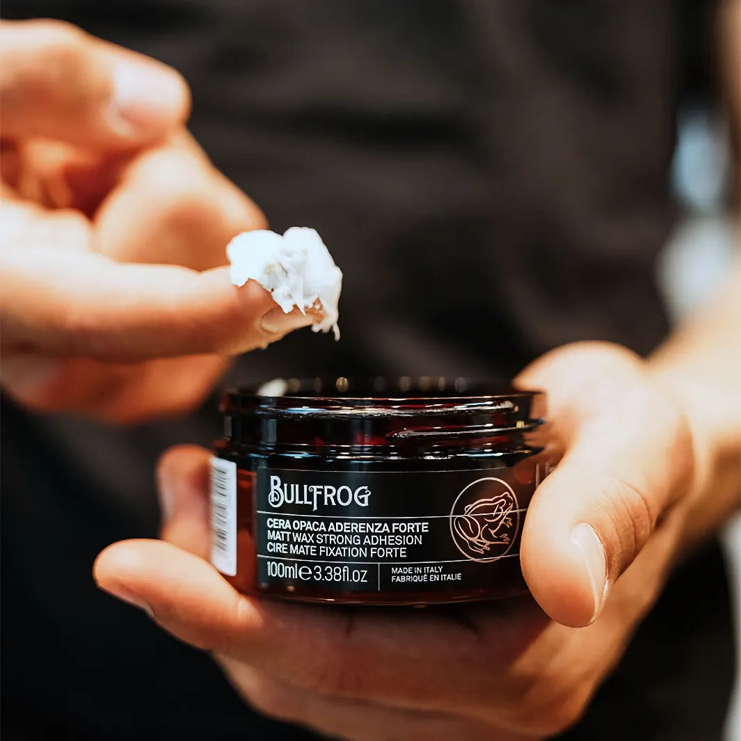 Formulan på Bullfrog Matt Wax Strong Adhesion