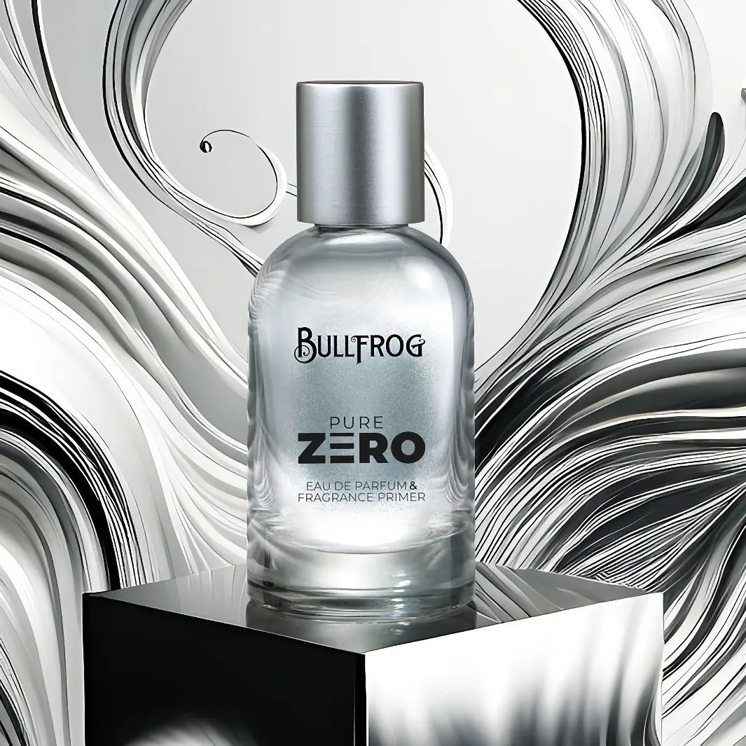 Bullfrog Pure Zero Eau de Parfum & Fragrance Primer parfym på svart podium med konstnärlig bakgrund