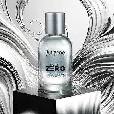 Bullfrog Pure Zero Eau de Parfum & Fragrance Primer parfym på svart podium med konstnärlig bakgrund