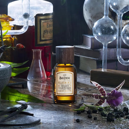 Bullfrog Elisir N.1 Nightshade EdP – exklusiv herrparfym inspirerad av alkemi bland böcker, glas och orkidé