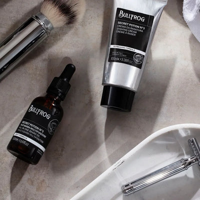 Bullfrog All-in-one Beard Oil Secret Potion N°3 med rakkräm och säkerhetshyvel – skäggolja som mjukgör och vårdar skägg