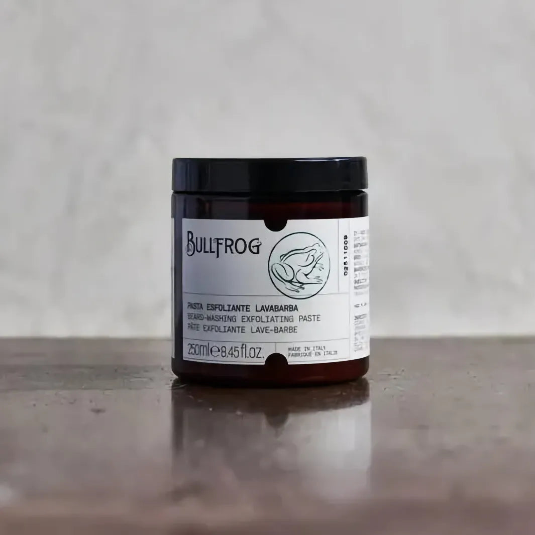 Bullfrog Beard-Washing Exfoliating Paste 250 ml burk för djuprengöring av skägg
