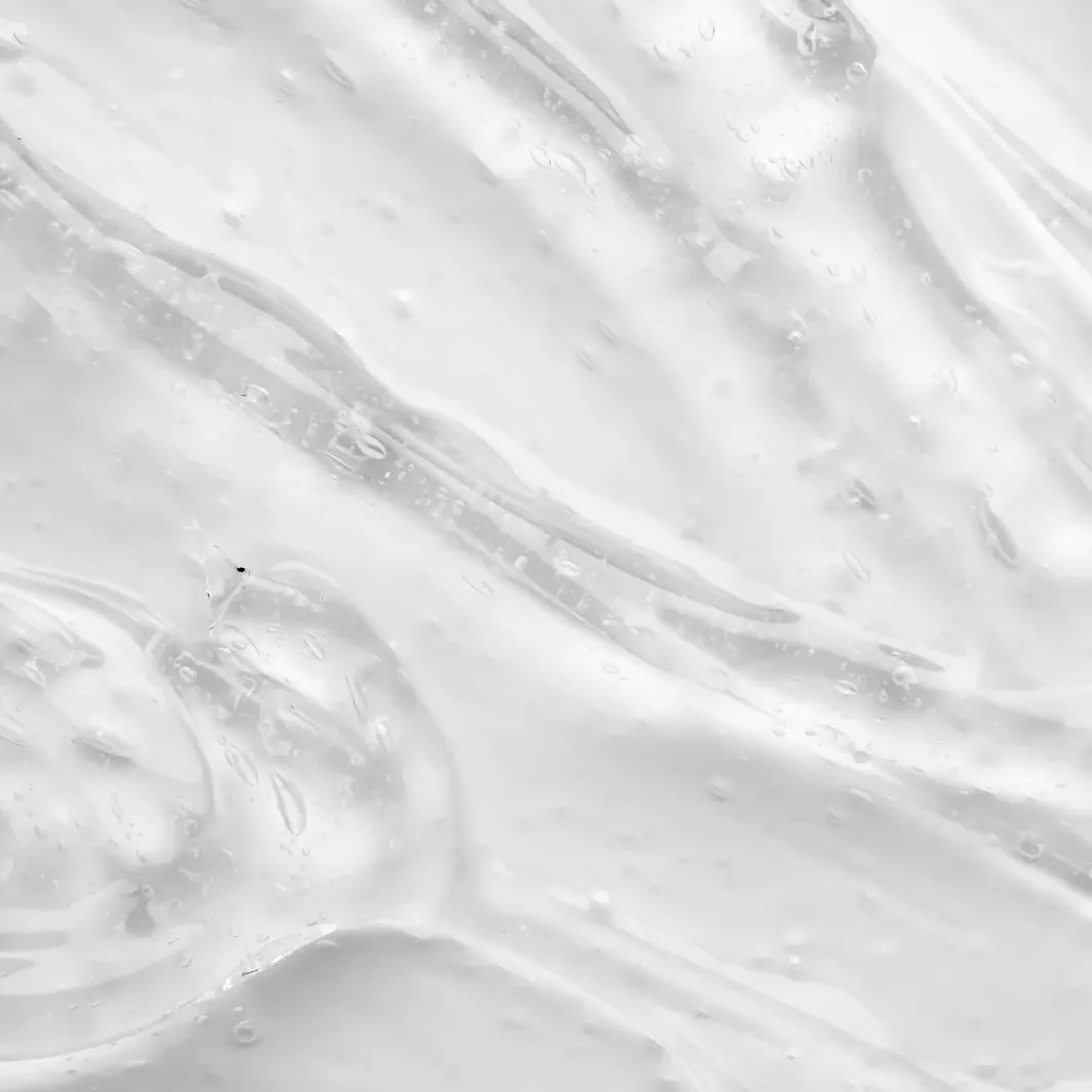 Transparent geltextur från Daimon Barber Fixing Gel – hårgel med stark stadga och medium glans