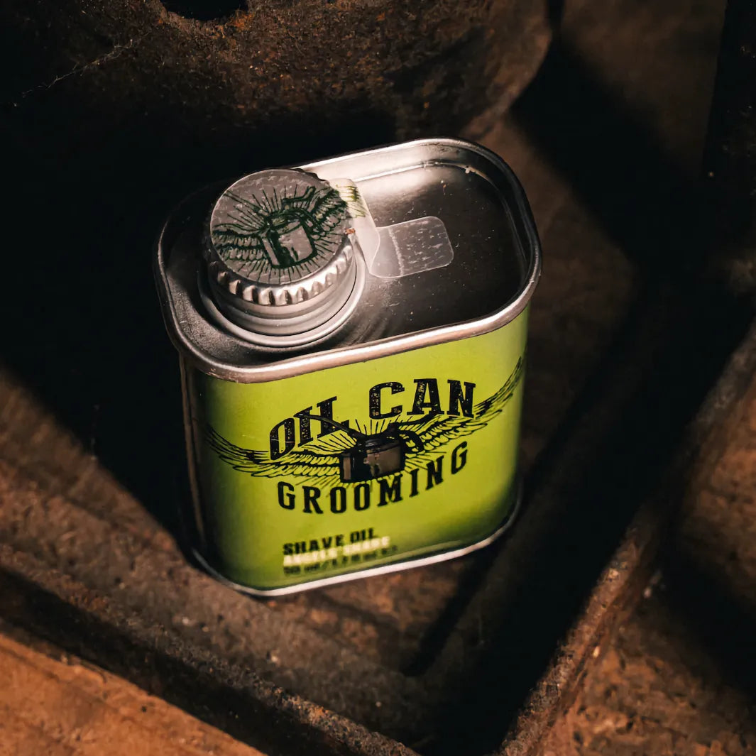 locket på Oil Can Grooming Angels Share Shave Oil