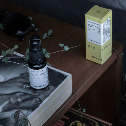 Förpakning och flaska på Triumph & Disaster Dichotomy Eye Serum