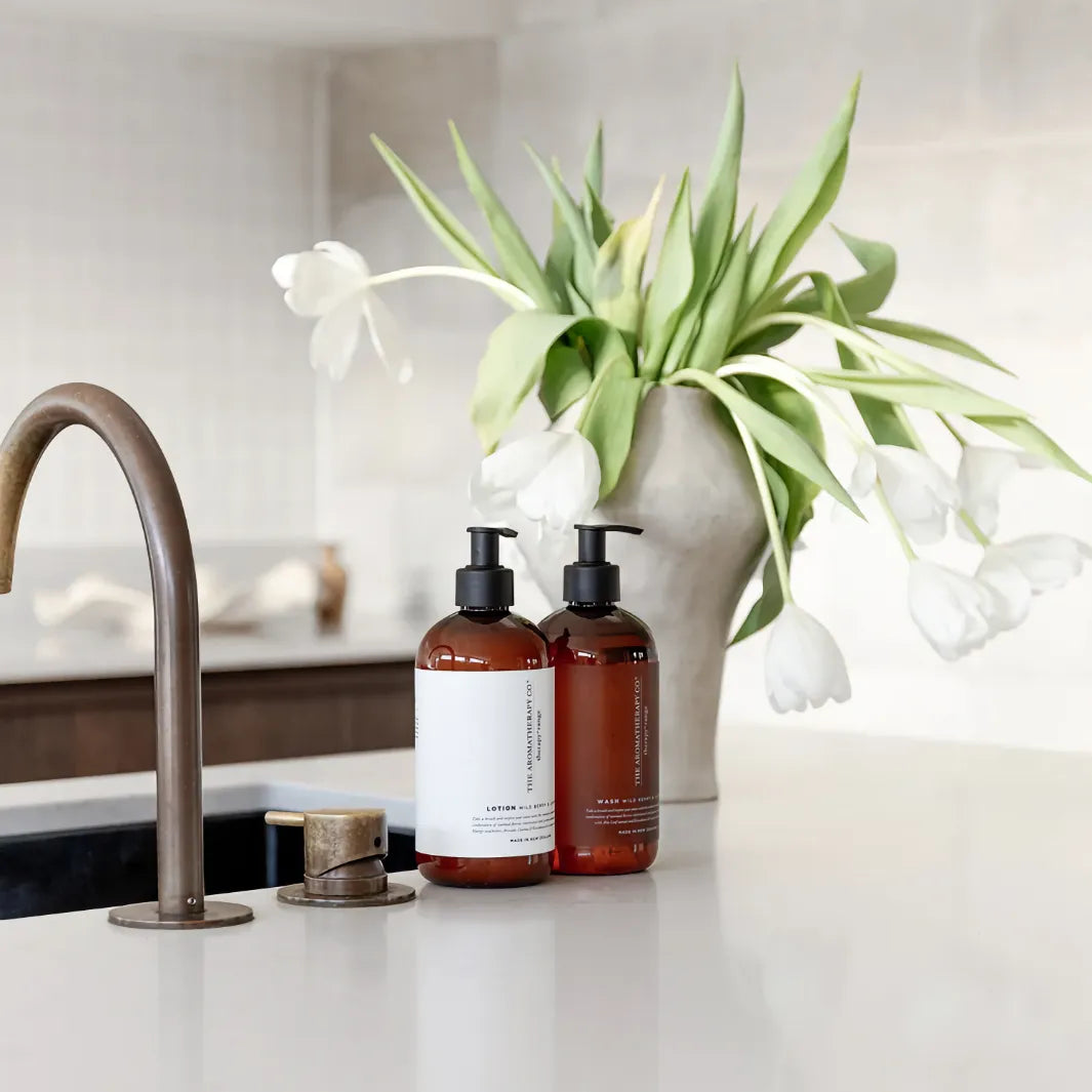 The Aromatherapy Co Wash Coconut & Water Flower med matchande body lotion vid diskho