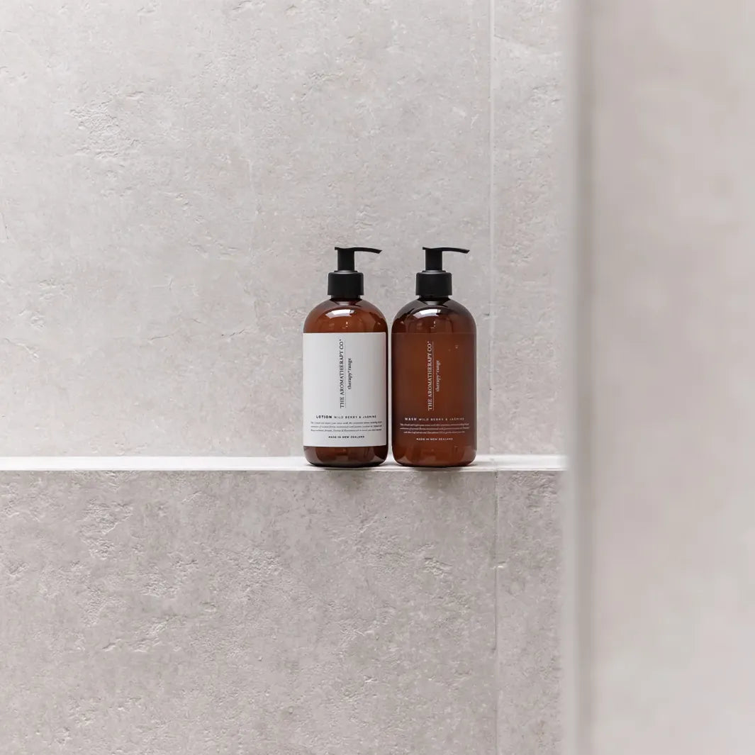 The Aromatherapy Co Wash Peony & Petitgrain Hand & Body Wash med matchande body lotion