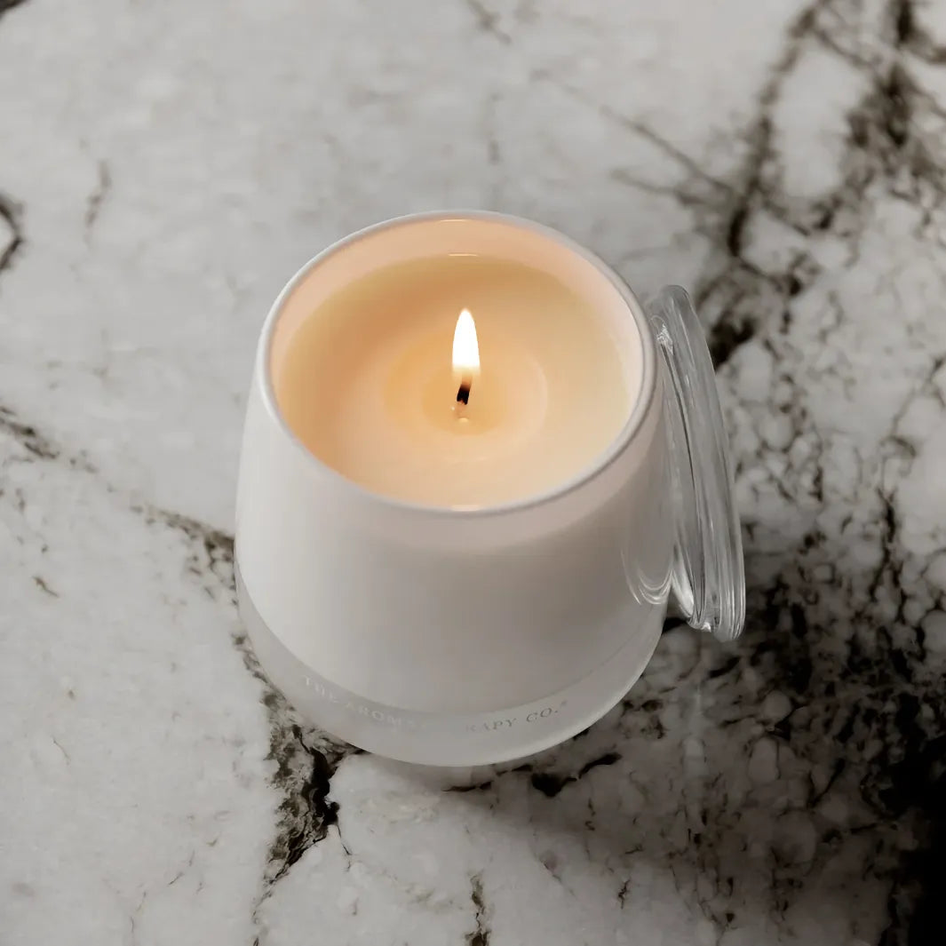 The Aromatherapy Co Therapy Candle Wild Berry & Jasmine tänt doftljus ovanifrån
